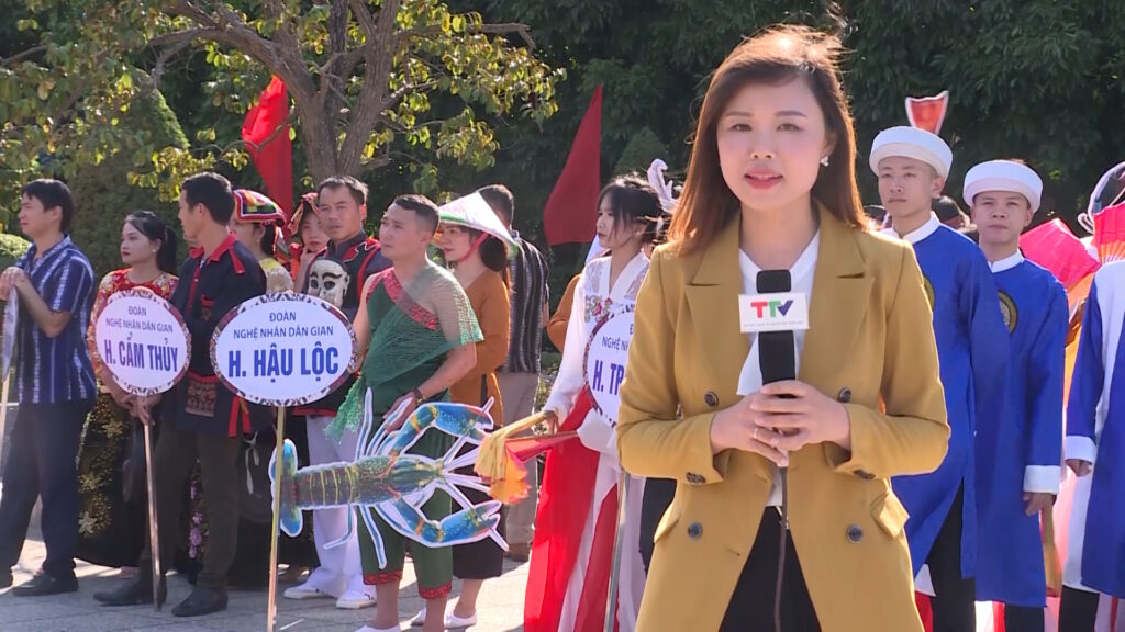 05 Dẫn hiện trường tại Liên hoan Văn hóa các dân tộc Thanh Hoá năm 2020.