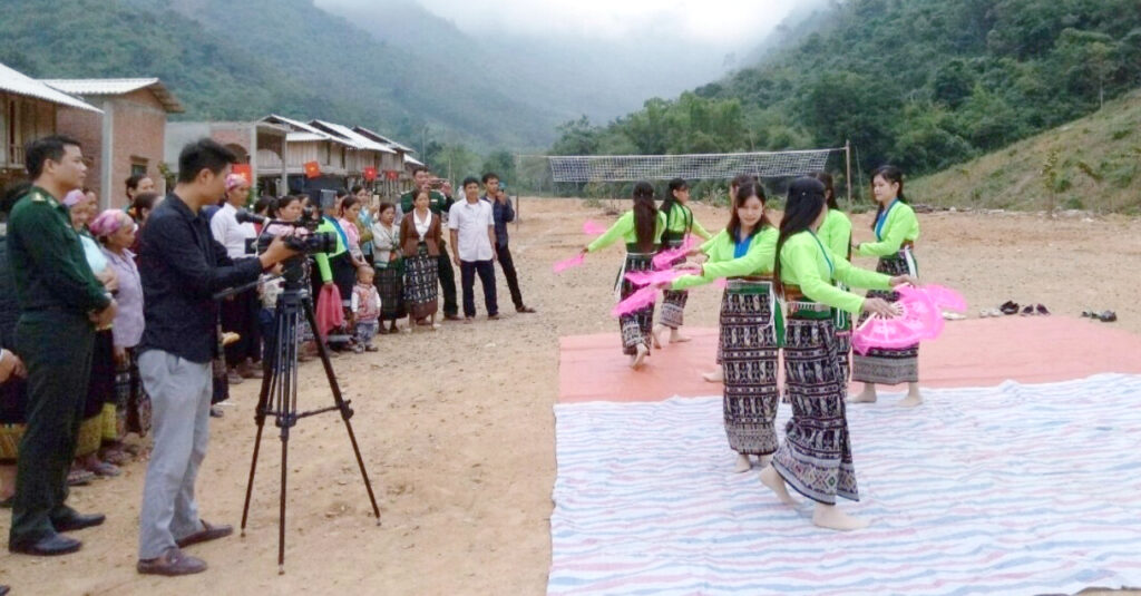 06 Thực hiện tác phẩm “Hồi sinh sau lũ” tham gia Liên hoan truyền hình toàn quốc năm 2020.