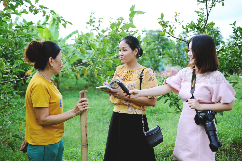 10.Phóng viên Tác nghiệp