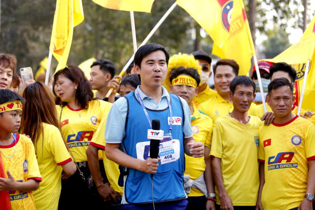 13. Phóng viên Duy Tính ghi nhanh không khí trước trận đấu của CLB Đông Á Thanh Hoá tại V-League 2020