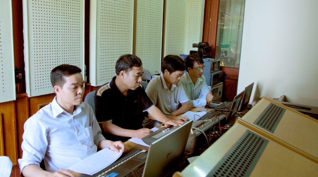 3. Ghi hình Âm vang xứ Thanh tại Studio tổng hợp - Số 08, Hạc Thành, P.Tân Sơn, TPTH