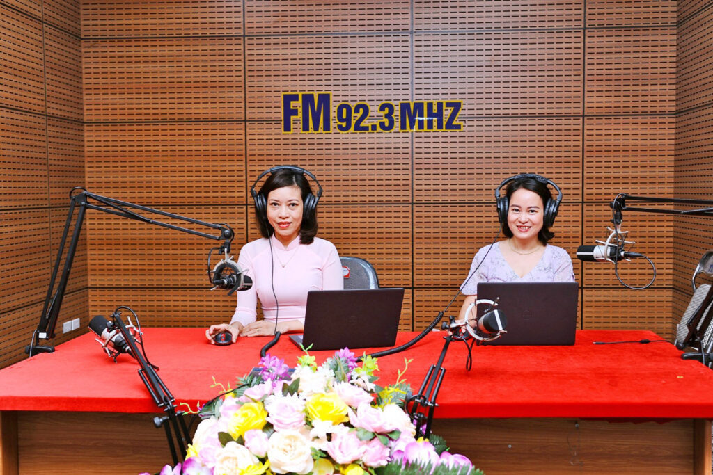 3.Dẫn chương trình phát thanh