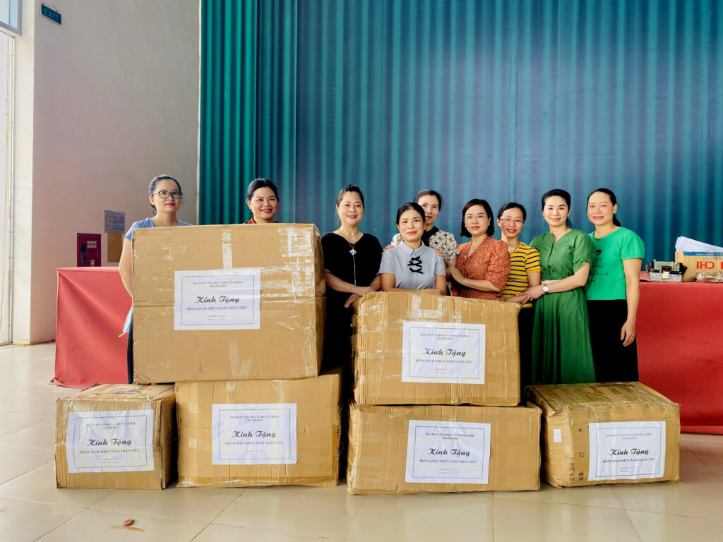 4Tham gia ủng hộ đồng bào miền Nam đẩy lùi dịch bệnh Covid - 19