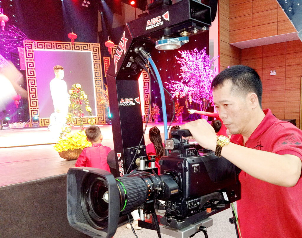 5. Lắp cam cẩu cho buổi THTT tại Studio tổng hợp
