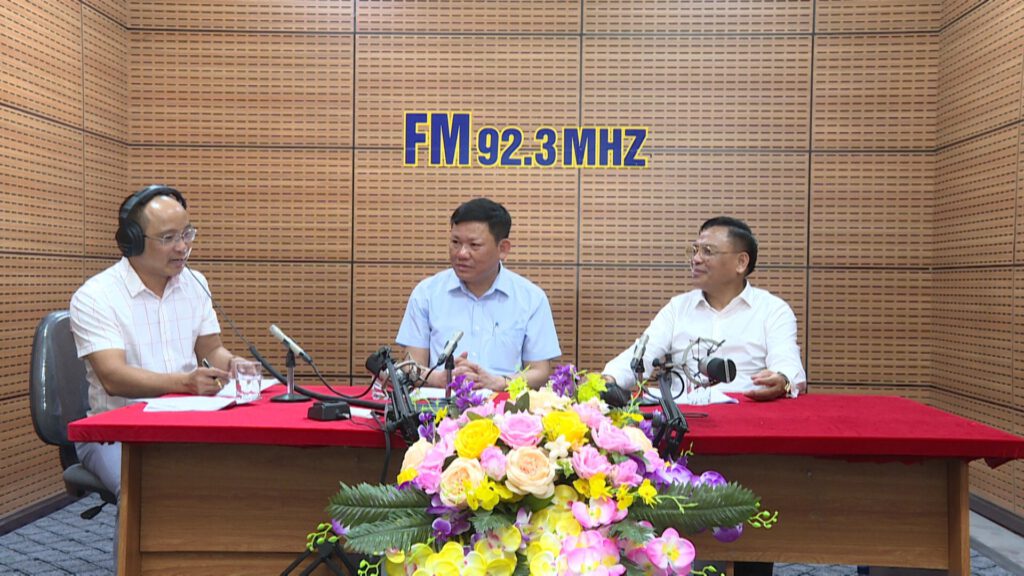 6.Đài Phát thanh phối hợp với VOV1 tổ chức tọa đàm Phát thanh và livestream trực tiếp về Đầu tư Phát triển Du lịch Thanh Hoá tháng 4.2021