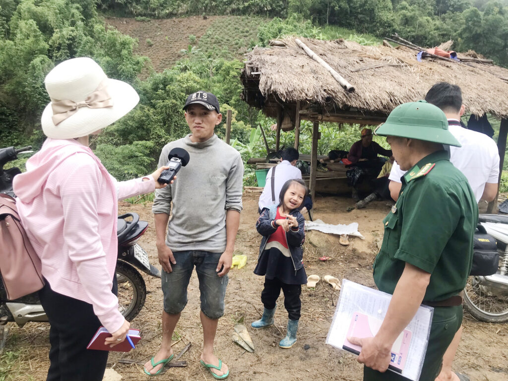 8.Phóng viên Tác nghiệp tại Nghi Sơn