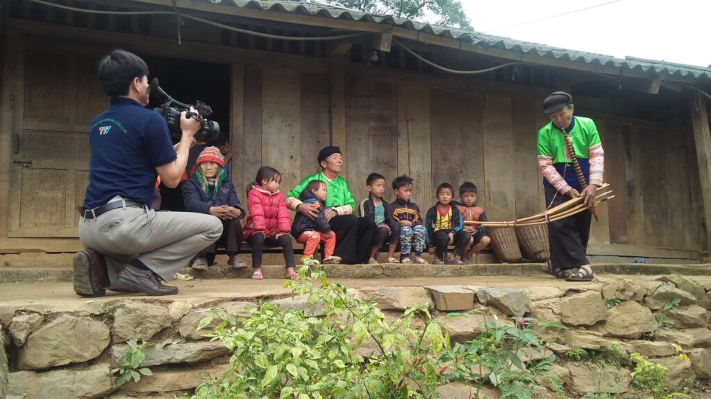 9 Thực hiện chương trình tiếng mông