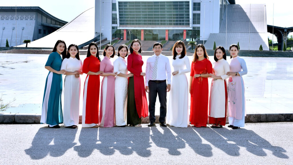 9. Hình 9 Thành viên Tổ tư liệu, kiểm sóng