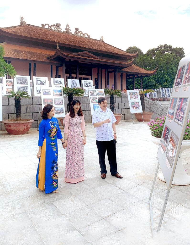 9Triển lãm lưu động là một hoạt động thường xuyên của đơn vị.