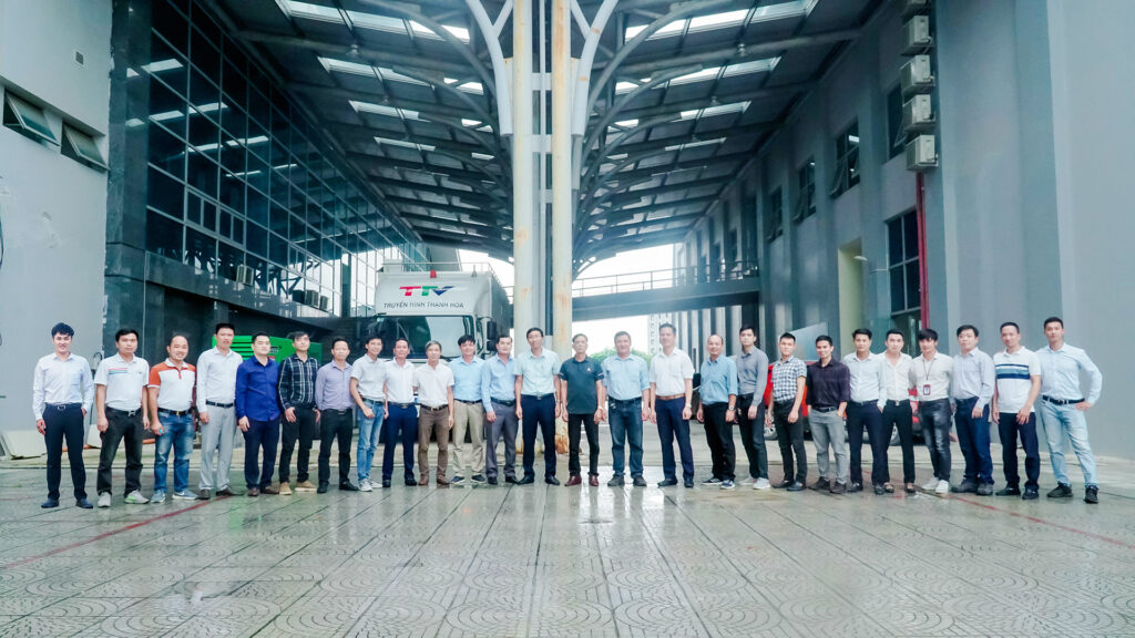 Tập thể Tổ Quay phim