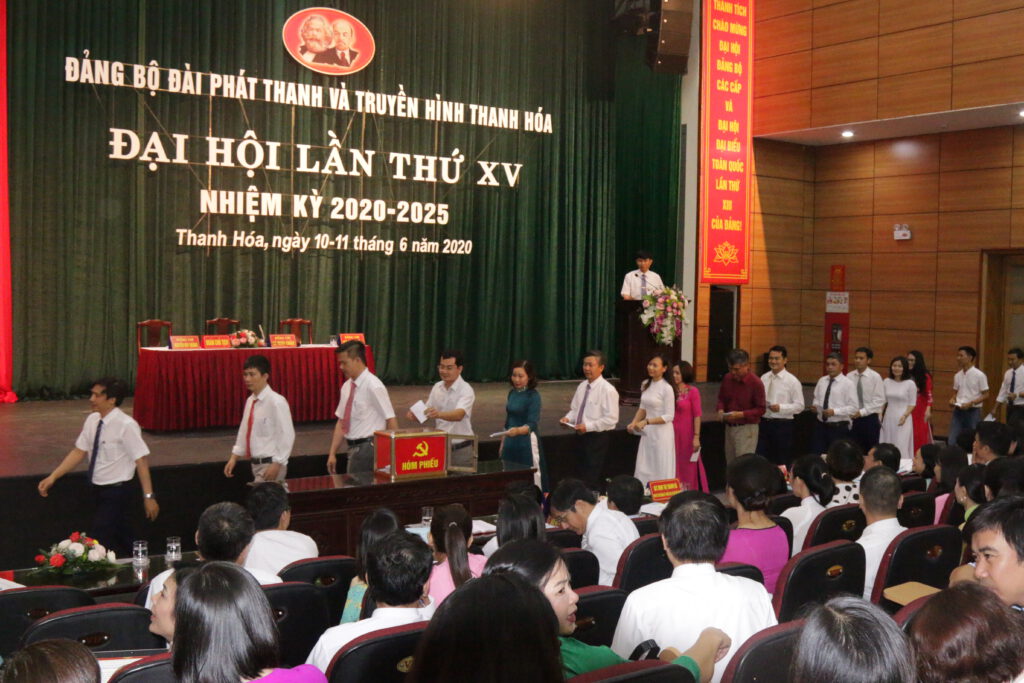 3Các đại biểu bỏ phiếu bầu Ban chấp hành Đảng bộ Đài nhiệm kỳ 2020 – 2025