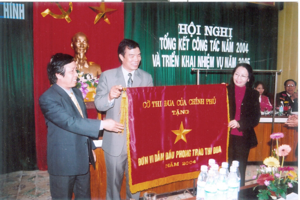 4.chú thích trong mô tả
