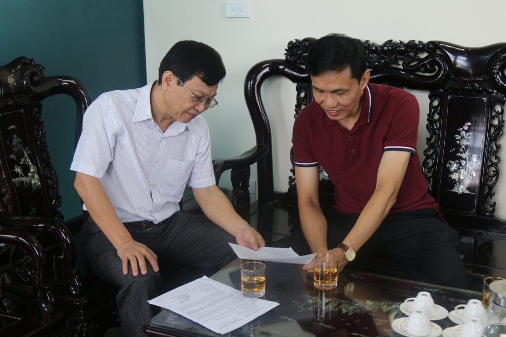 Lãnh đạo phòng TCHC và lãnh đạo phòng KHTV thống nhất kế hoạch công việc